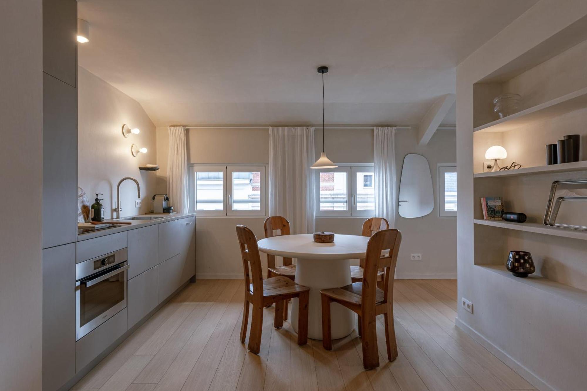Huswell - Urban Getaway For Two In The Heart Of Antwerp Apartment ภายนอก รูปภาพ