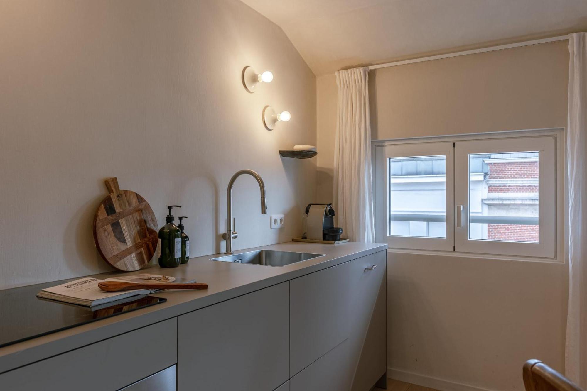Huswell - Urban Getaway For Two In The Heart Of Antwerp Apartment ภายนอก รูปภาพ