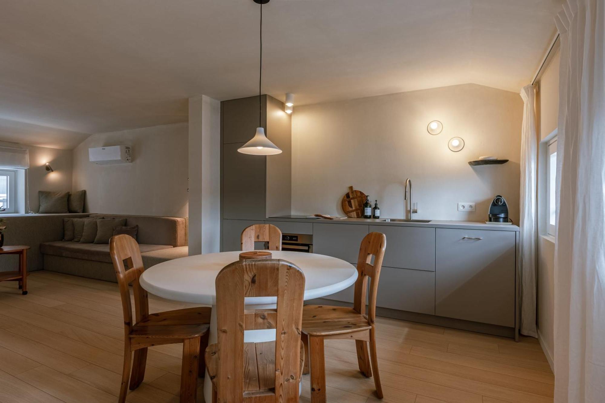 Huswell - Urban Getaway For Two In The Heart Of Antwerp Apartment ภายนอก รูปภาพ