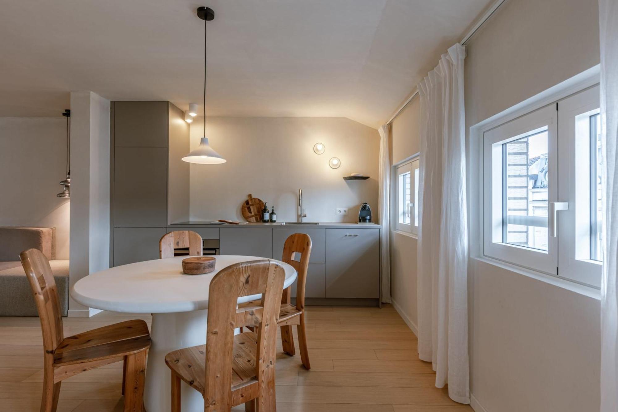 Huswell - Urban Getaway For Two In The Heart Of Antwerp Apartment ภายนอก รูปภาพ